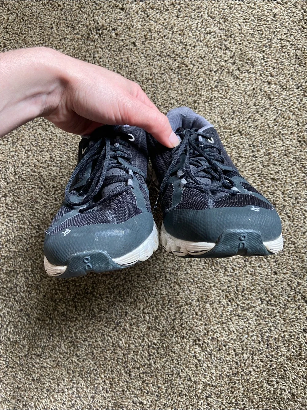 On Cloud Running Shoes Black Women 8.5